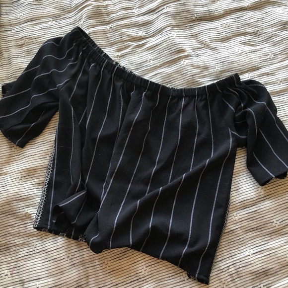 Black Off the Shoulder Embroidered Top - Picture 3 of 4